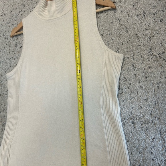 Etcetera L cashmere/wool blend Cream Sleeveless mock neck in new condition - Picture 8 of 9